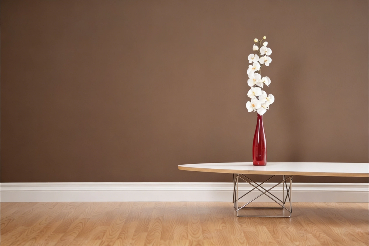 The skirting board in home decoration